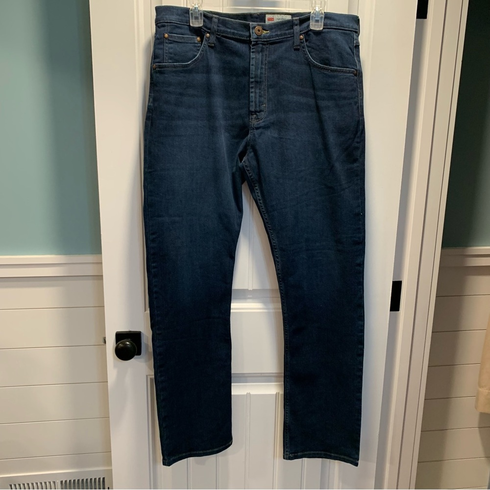 Wrangler jeans. Womens. Like new. 36x32. Slim Straight.